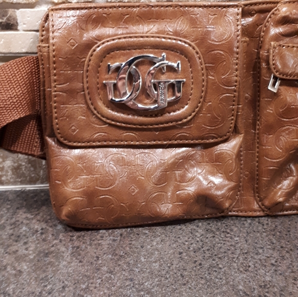 Guess Brand Tan Hip Bag - Picture 5 of 11